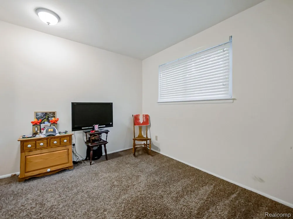 525 Langfield Street Northville City, MI 48167