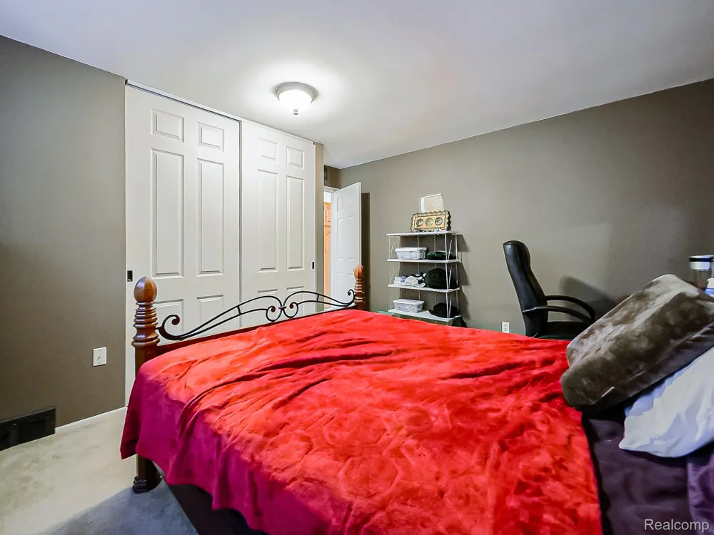 525 Langfield Street Northville City, MI 48167
