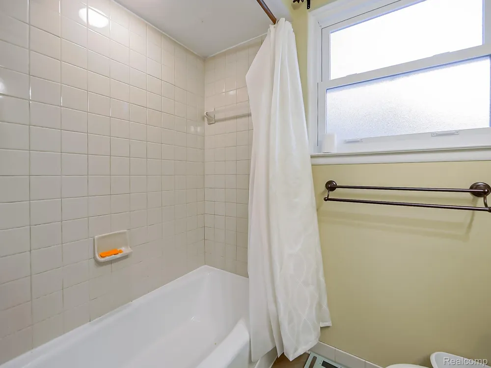 525 Langfield Street Northville City, MI 48167