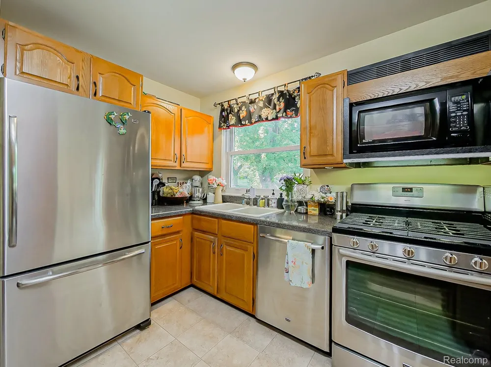 525 Langfield Street Northville City, MI 48167
