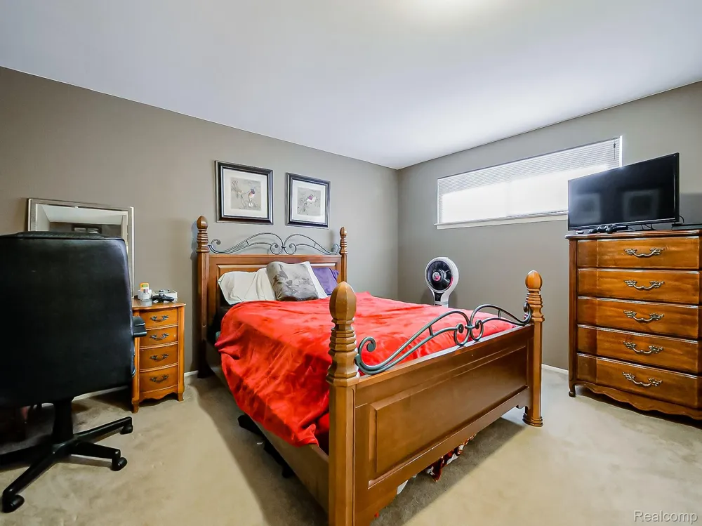 525 Langfield Street Northville City, MI 48167