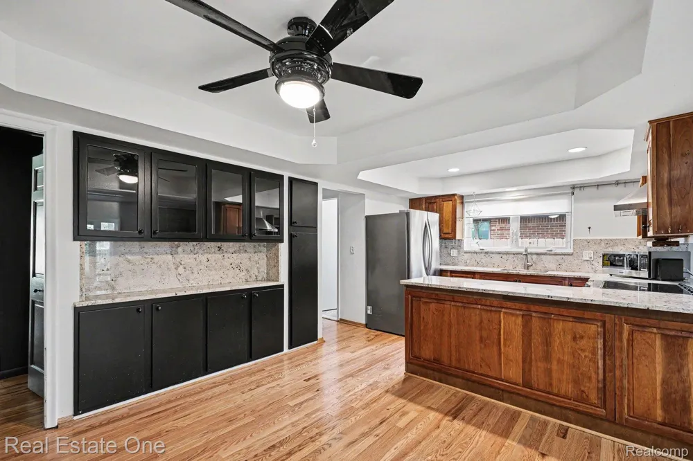 36424 Clifford Drive Sterling Heights City, MI 48312