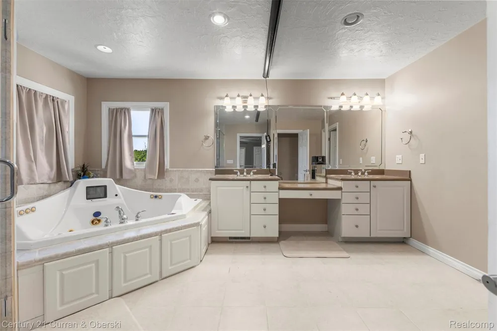 2732 Carric Court Rives Township, MI 49201
