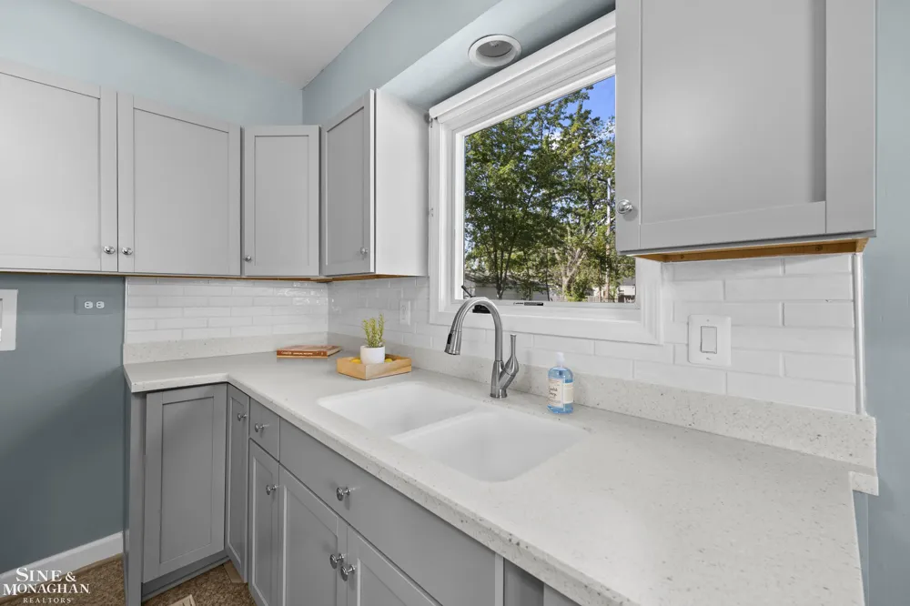 22101 Masch Avenue Warren City, MI 48091