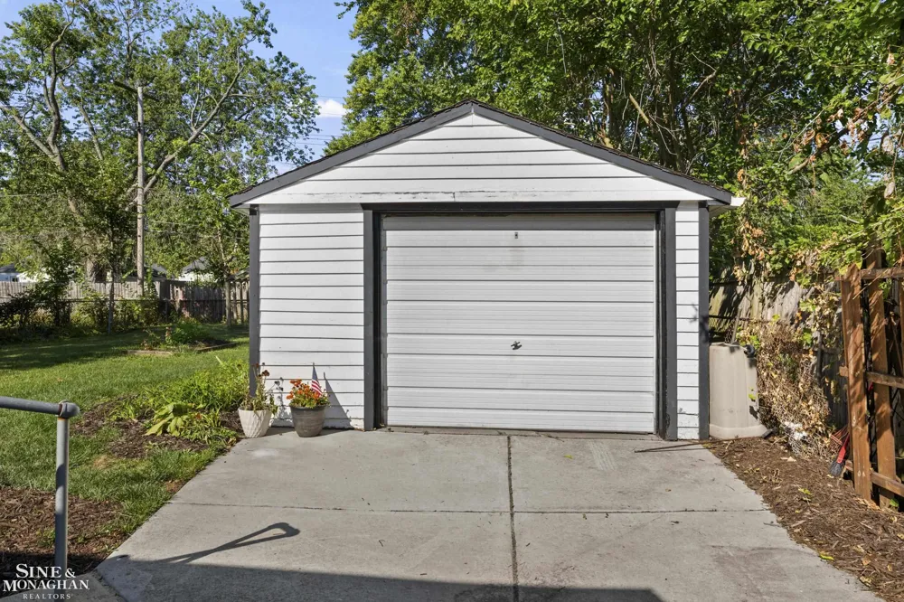 22101 Masch Avenue Warren City, MI 48091