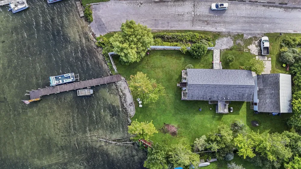 9850 S Perrins Landing Drive Solon Township, MI 49684
