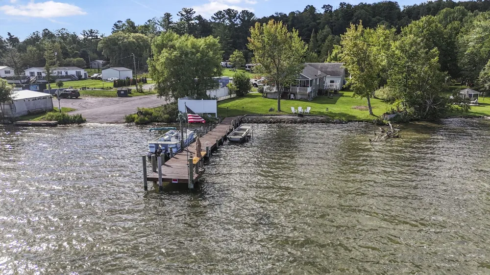 9850 S Perrins Landing Drive Solon Township, MI 49684