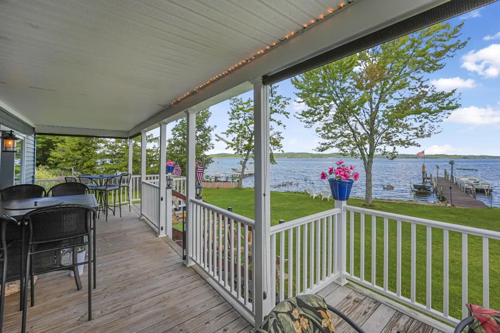 9850 S Perrins Landing Drive Solon Township, MI 49684
