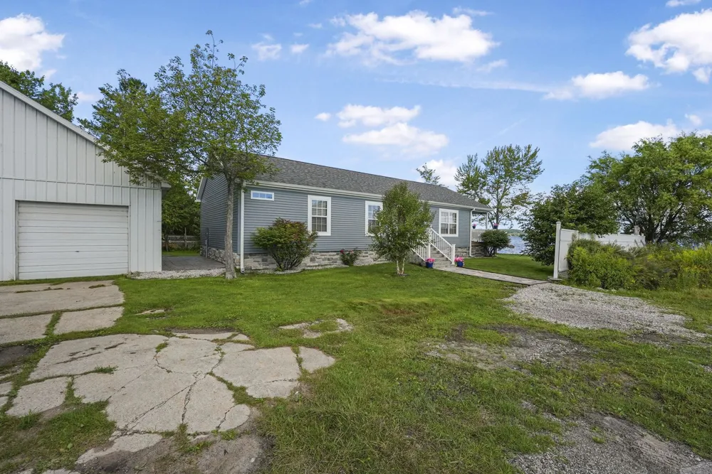 9850 S Perrins Landing Drive Solon Township, MI 49684