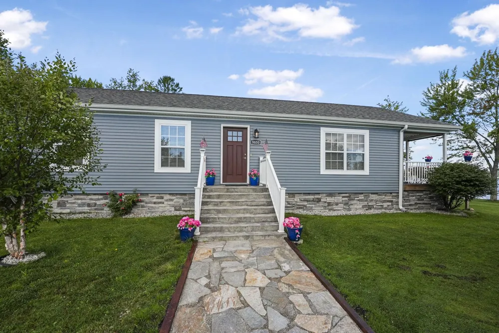 9850 S Perrins Landing Drive Solon Township, MI 49684
