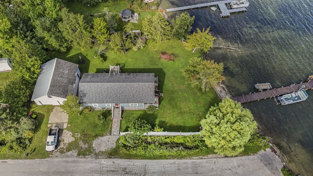 9850 S Perrins Landing Drive Solon Township, MI 49684