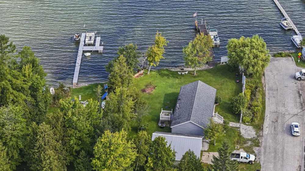 9850 S Perrins Landing Drive Solon Township, MI 49684