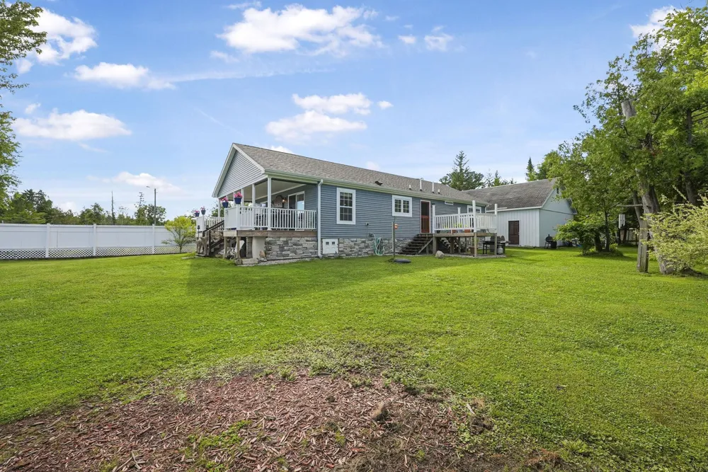 9850 S Perrins Landing Drive Solon Township, MI 49684