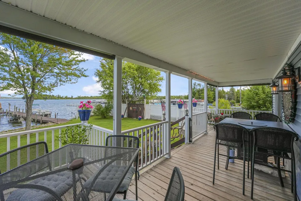 9850 S Perrins Landing Drive Solon Township, MI 49684