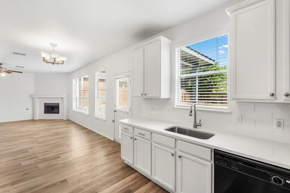 122 Plumbago Cove Buda, TX 78610