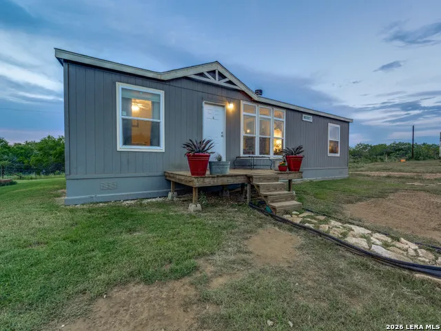2831 COUNTY ROAD 430 Pleasanton, TX 78064