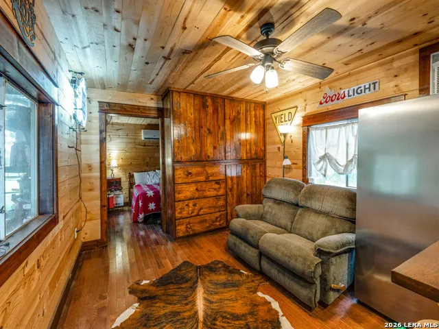 2831 COUNTY ROAD 430 Pleasanton, TX 78064