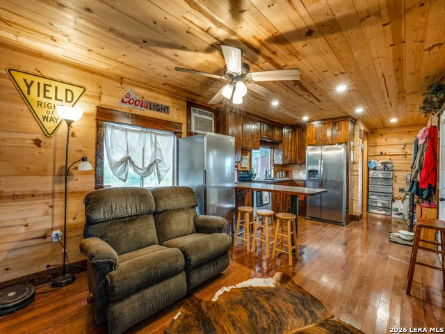 2831 COUNTY ROAD 430 Pleasanton, TX 78064