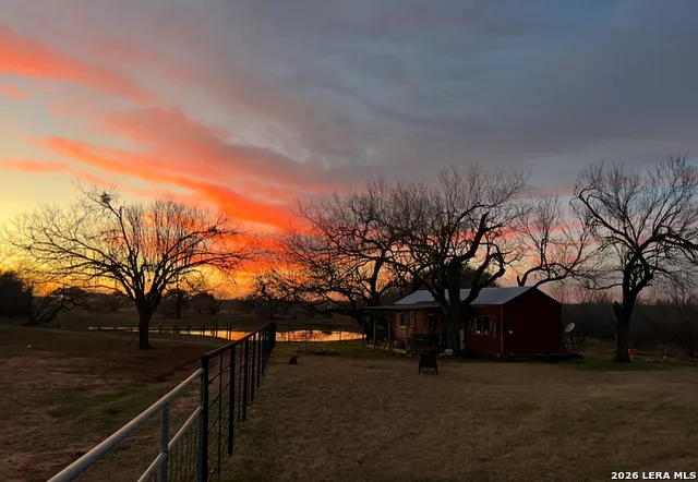 2831 COUNTY ROAD 430 Pleasanton, TX 78064