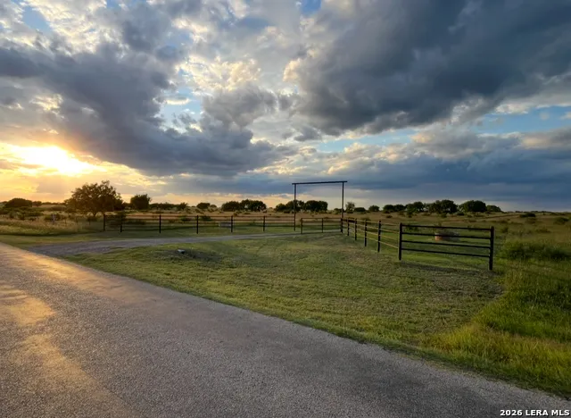 2831 COUNTY ROAD 430 Pleasanton, TX 78064