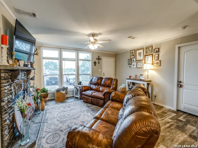 2831 COUNTY ROAD 430 Pleasanton, TX 78064