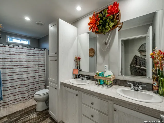 2831 COUNTY ROAD 430 Pleasanton, TX 78064