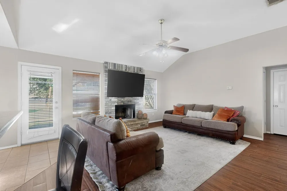 107 Catie Lane Joshua, TX 76058
