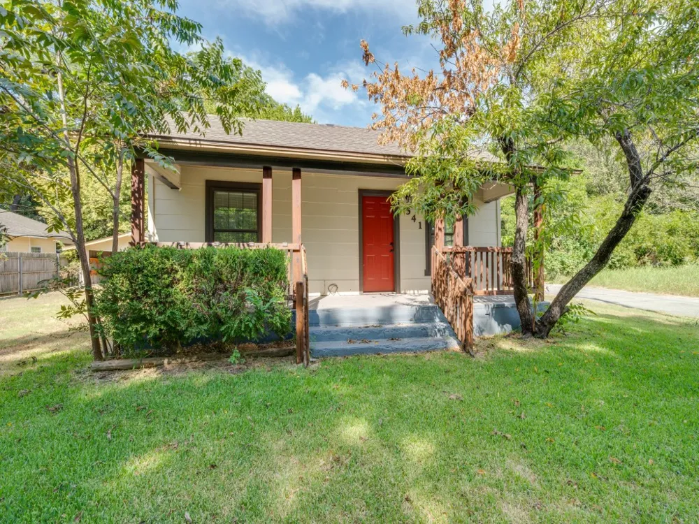 541 Denison Street Gainesville, TX 76240