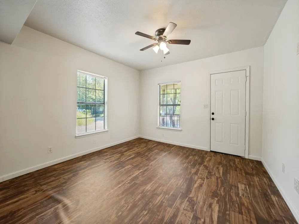 541 Denison Street Gainesville, TX 76240