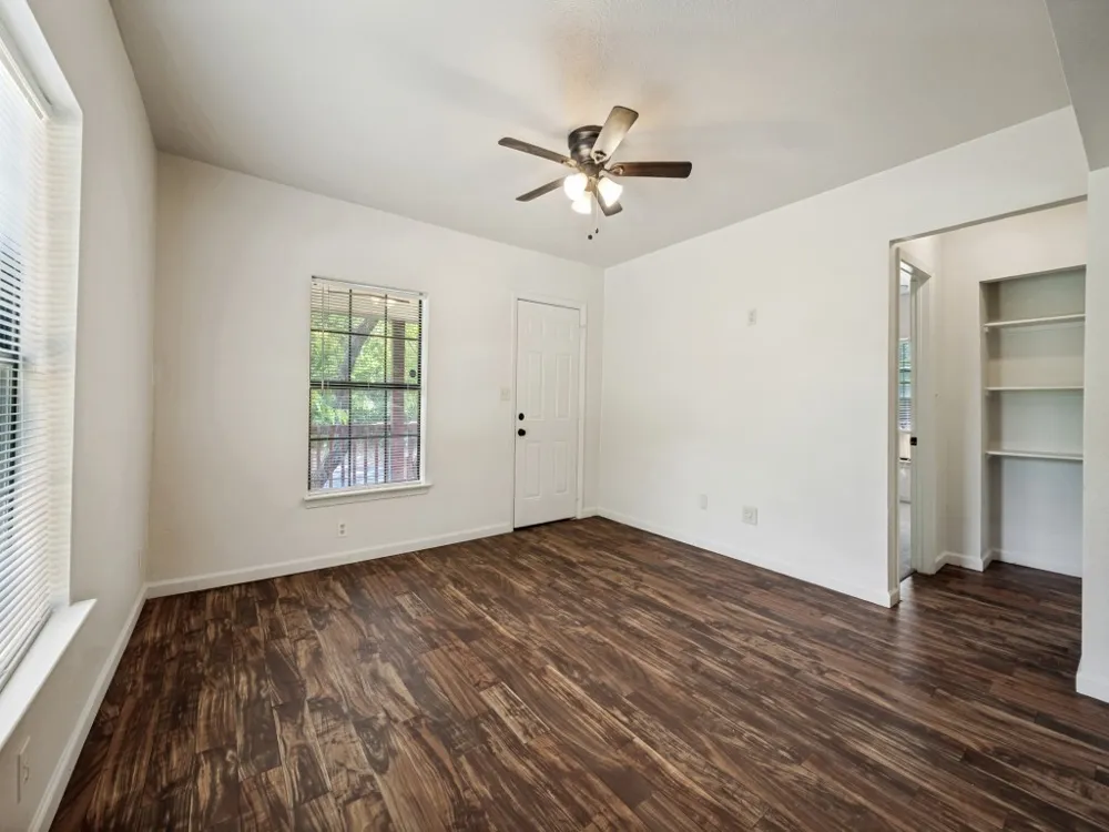 541 Denison Street Gainesville, TX 76240