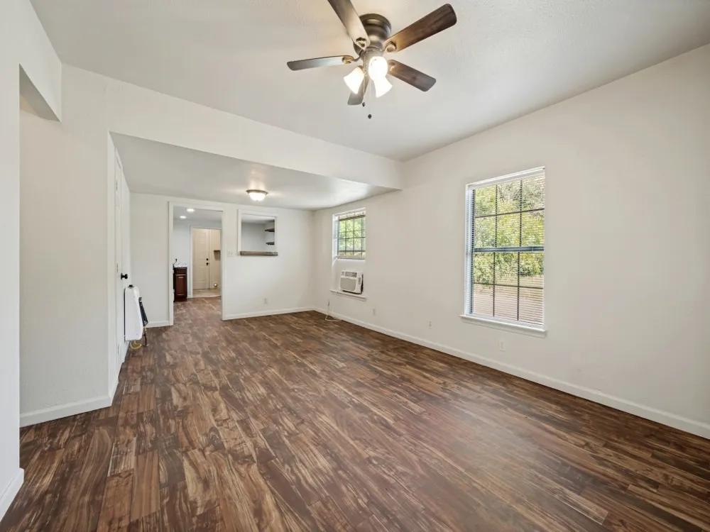 541 Denison Street Gainesville, TX 76240