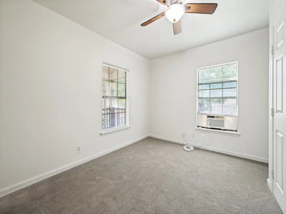 541 Denison Street Gainesville, TX 76240