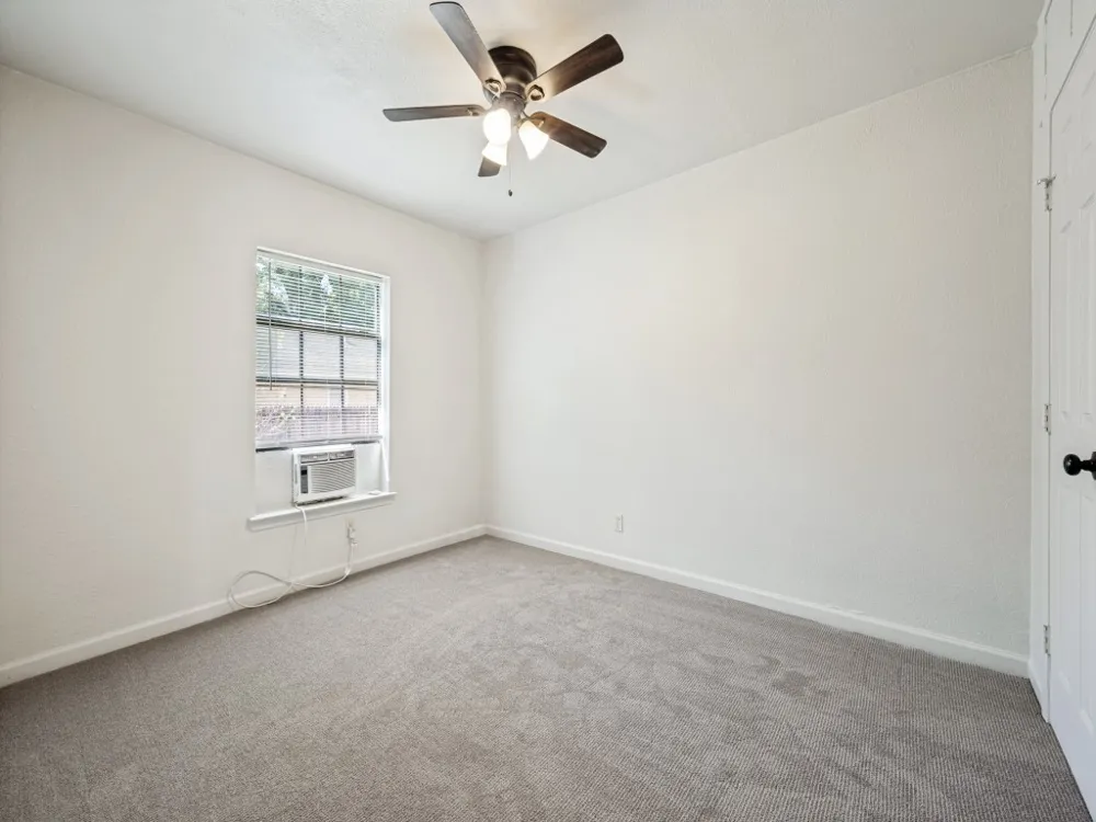 541 Denison Street Gainesville, TX 76240