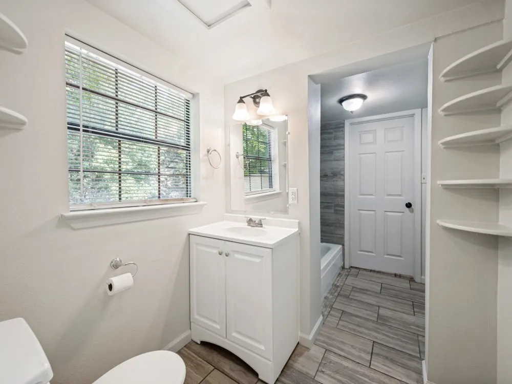 541 Denison Street Gainesville, TX 76240