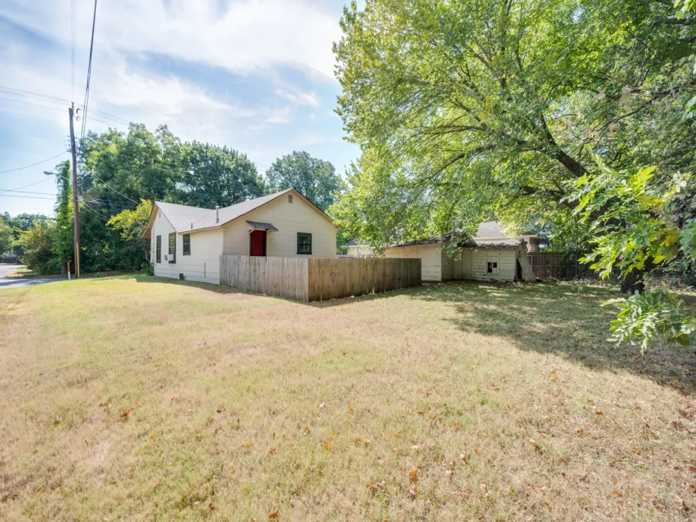 541 Denison Street Gainesville, TX 76240