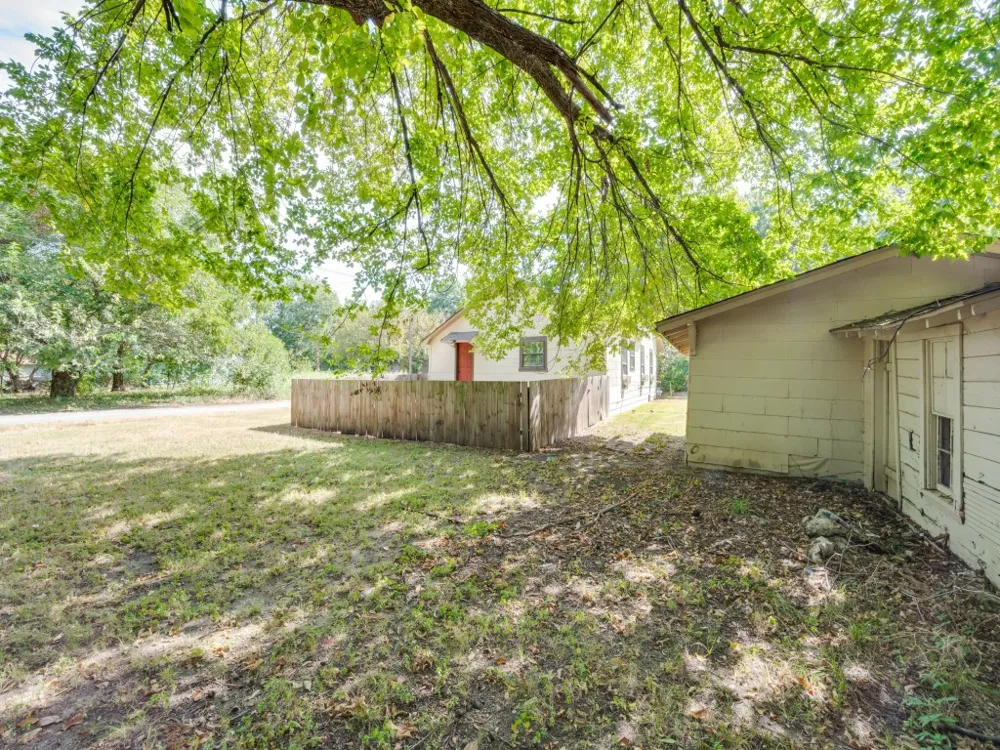 541 Denison Street Gainesville, TX 76240