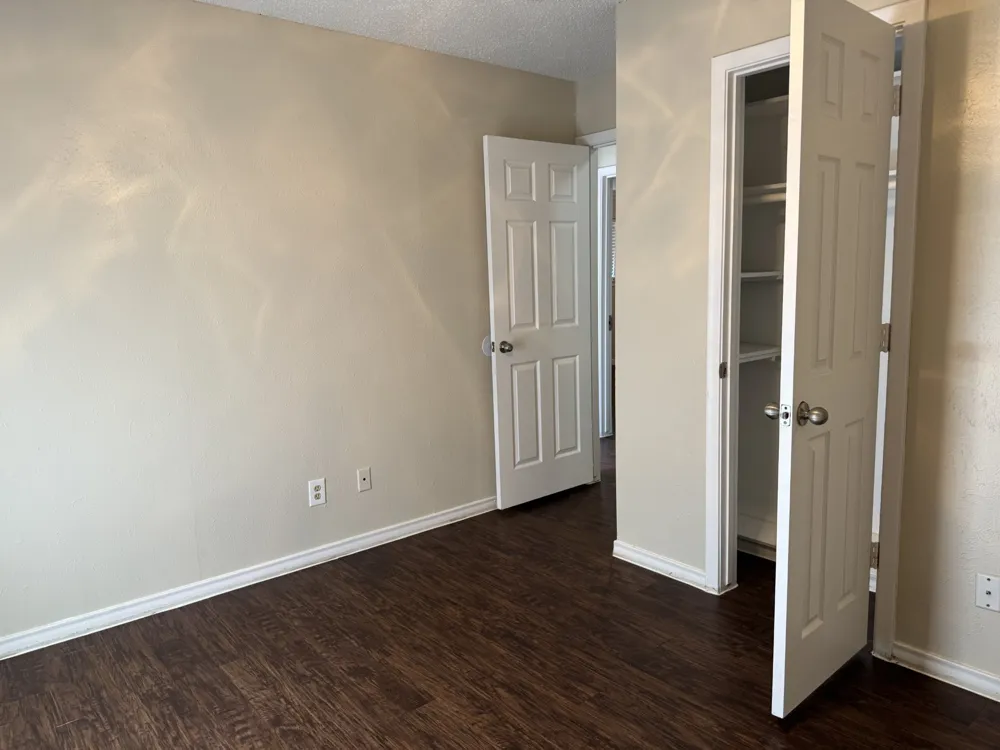 705 Kingsbridge Drive Garland, TX 75040