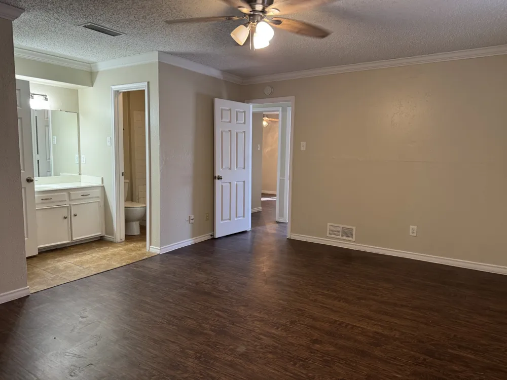 705 Kingsbridge Drive Garland, TX 75040