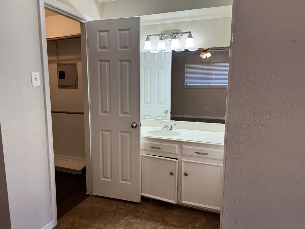 705 Kingsbridge Drive Garland, TX 75040