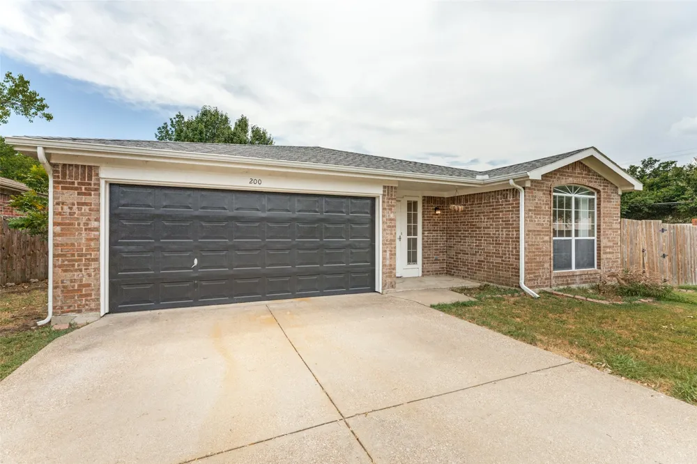 200 Cutting Horse Lane Keller, TX 76248
