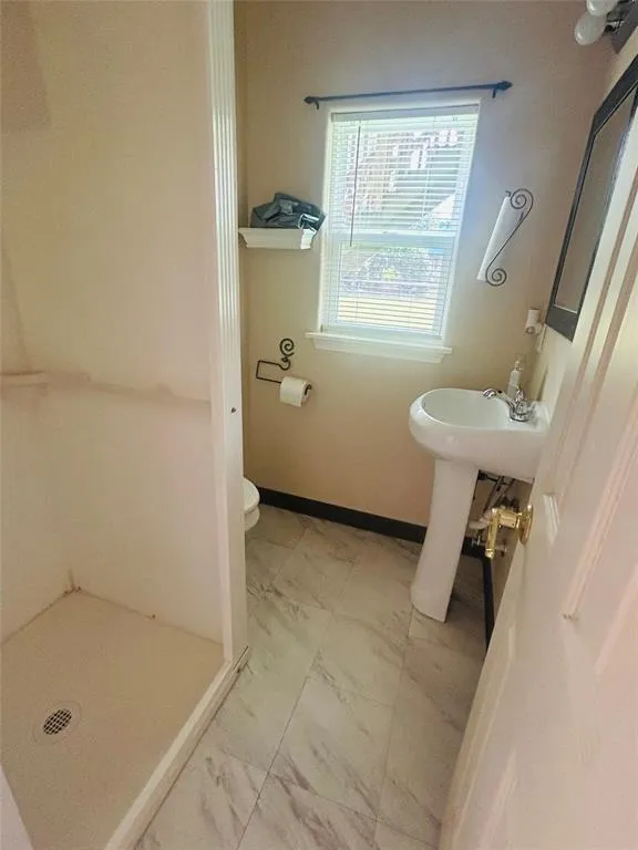 1025 14th Street Dickinson, TX 77539