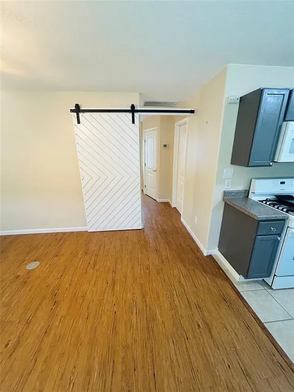 1025 14th Street Dickinson, TX 77539