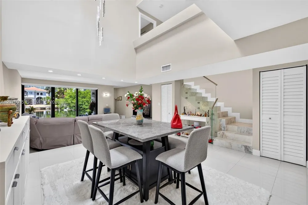 203 Poinciana Dr #103 Sunny Isles Beach, FL 33160