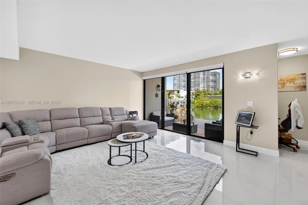 203 Poinciana Dr #103 Sunny Isles Beach, FL 33160
