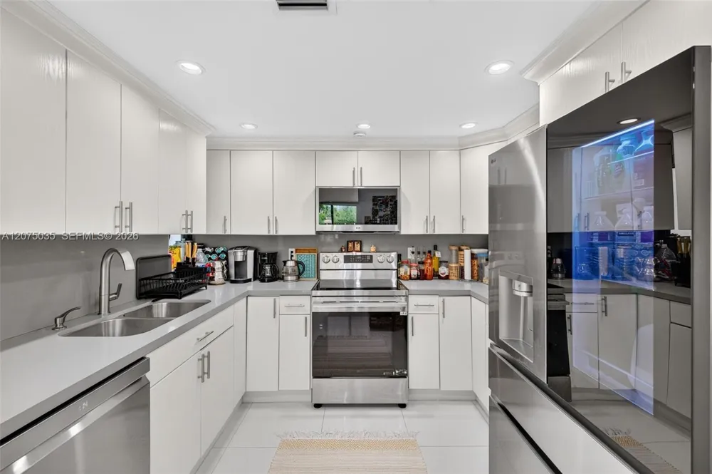 203 Poinciana Dr #103 Sunny Isles Beach, FL 33160