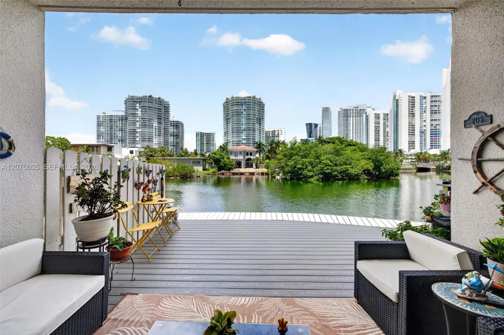 203 Poinciana Dr #103 Sunny Isles Beach, FL 33160
