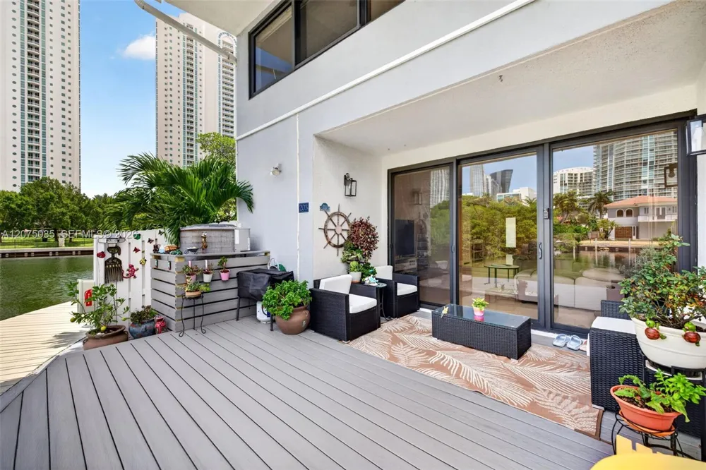 203 Poinciana Dr #103 Sunny Isles Beach, FL 33160