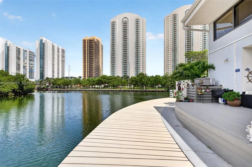203 Poinciana Dr #103 Sunny Isles Beach, FL 33160