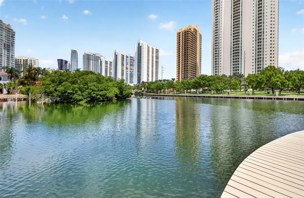 203 Poinciana Dr #103 Sunny Isles Beach, FL 33160