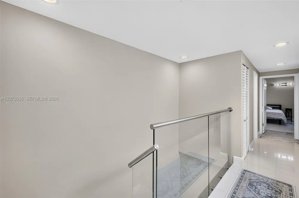 203 Poinciana Dr #103 Sunny Isles Beach, FL 33160